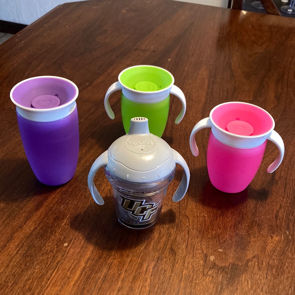 Lot of 4 Sippy Cups University of Central Florida Tervis x1 and and Munchkin X3